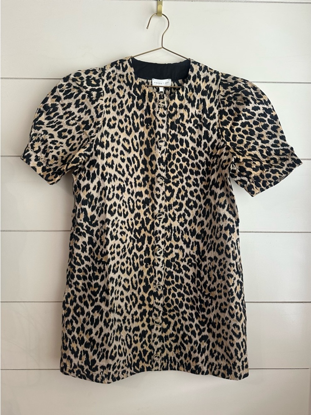 entro Leopard Print Short Sleeve Dress in Beige and Black
